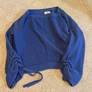 Hollister womens blue tie sleeve sweater!